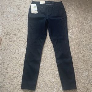 Calvin Klein Curvy Skinny jeans. NWT